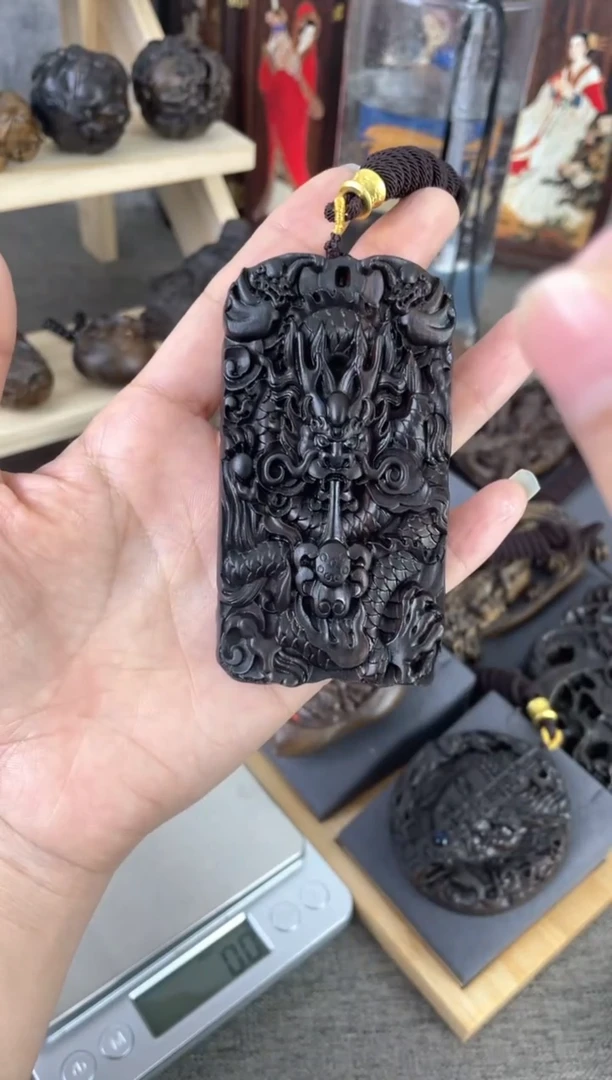 【闪购商品】香木正面龙