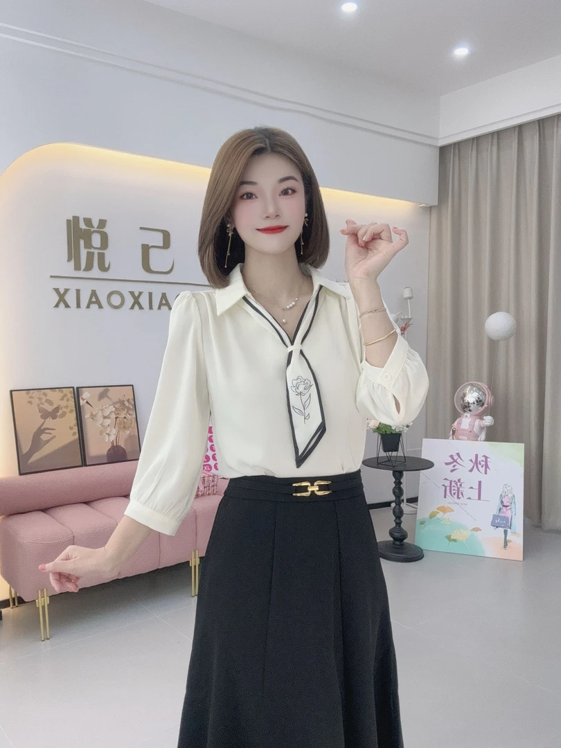 【萧萧】早秋新款法式风情设计感褶皱时尚洋气修身显瘦气质百搭上衣