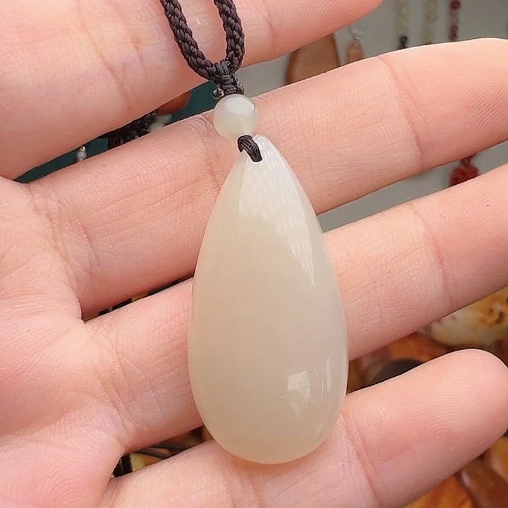 和田玉（糖玉）颈饰未镶嵌