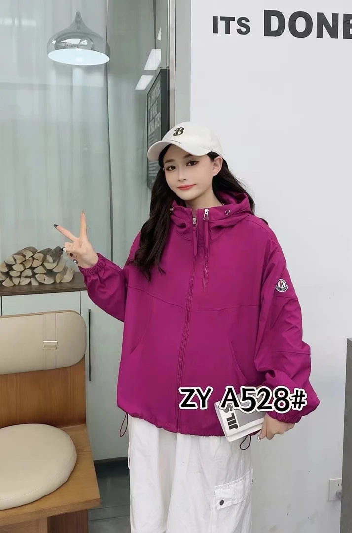 2024秋冬新款冲锋衣宽松连帽时尚设计感运动户外防风休闲免洗高档