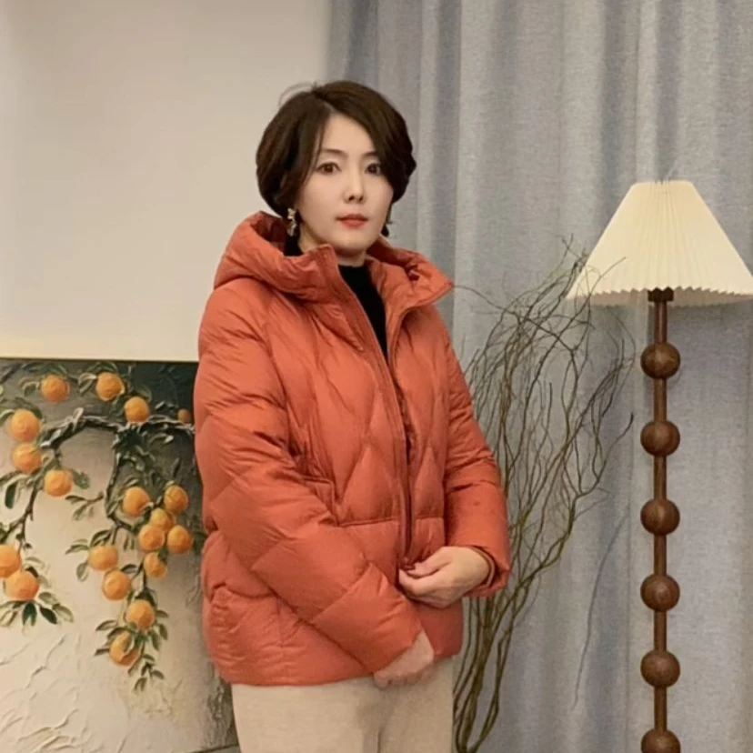 【雪莲专属】2024新款女士短款连帽90白鸭绒新国标羽绒服外套