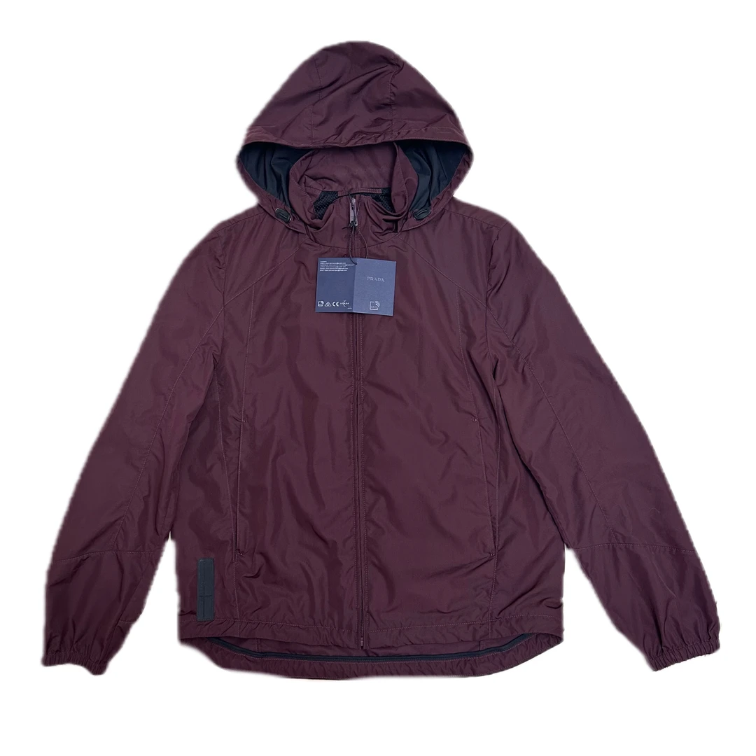 99新 Prada/普拉达 prada酒红色下摆橡胶贴布logo冲锋衣外套48码