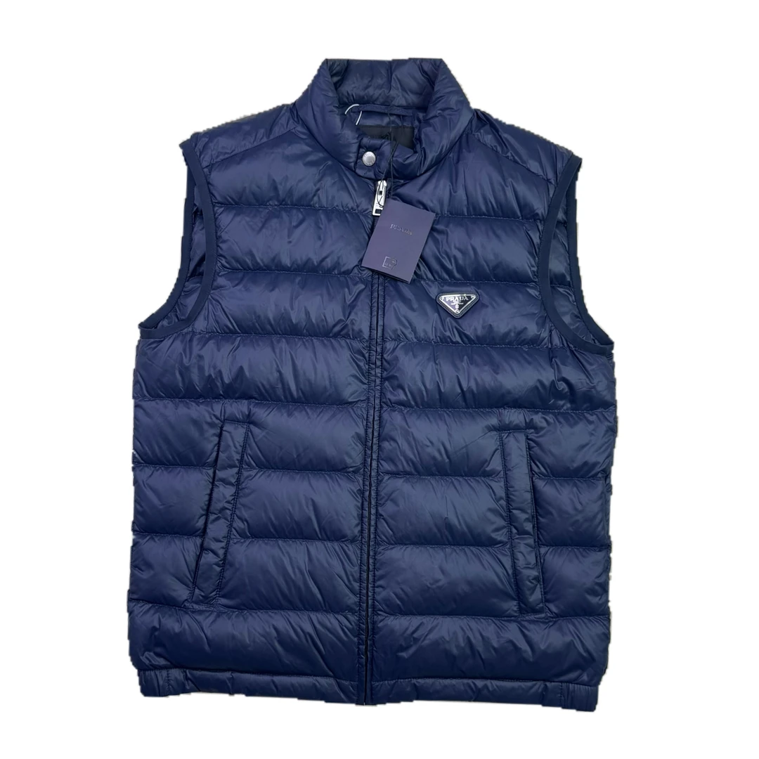 全新未使用 Prada/普拉达 prada藏青色三角标羽绒马甲48码