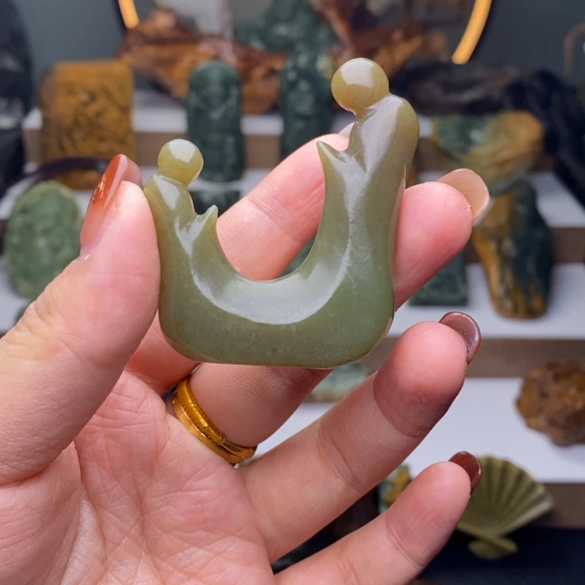 【闪购商品】岫岩老玉(透闪石质玉)手把未镶嵌?*笙