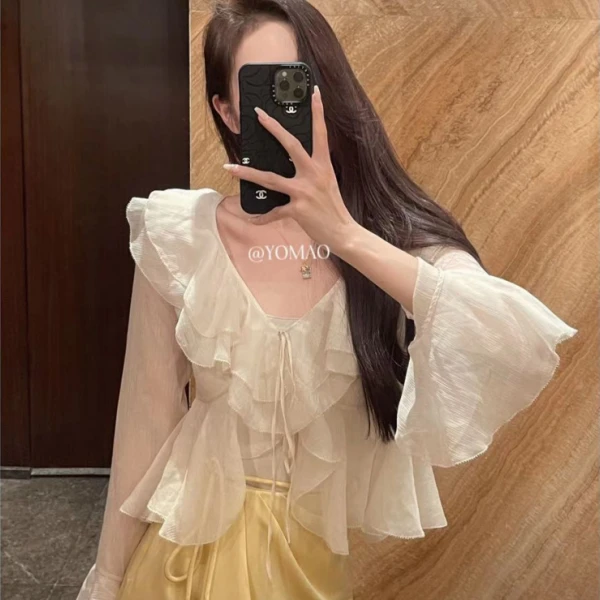 【尤猫】温柔喇叭袖荷叶边显瘦百搭气质小衫-Y3225