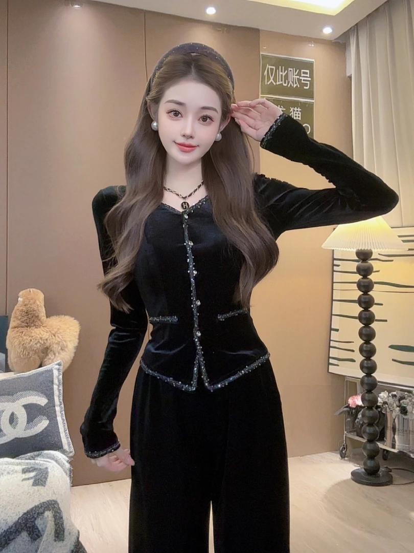 【尤猫】百搭显瘦设计感拼接珠珠花边气质丝绒上衣-Y31090