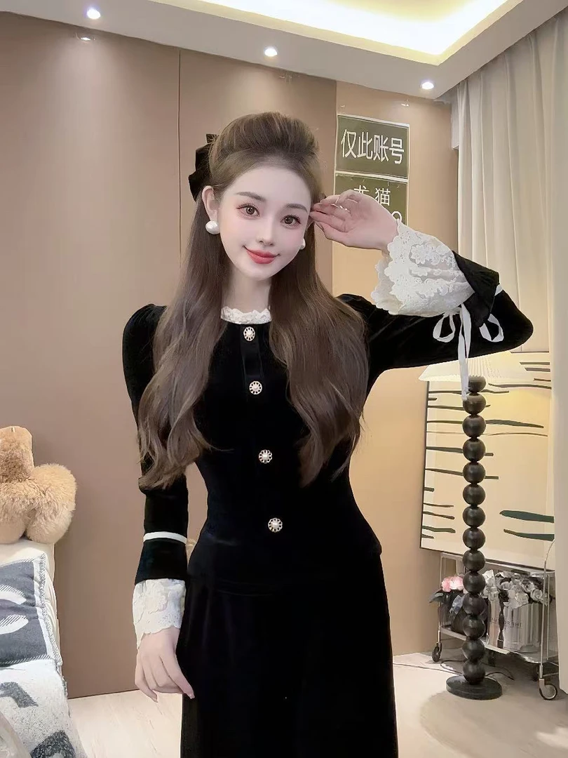 【尤猫】百搭显瘦设计感拼接气花边质丝绒外套-Y31108