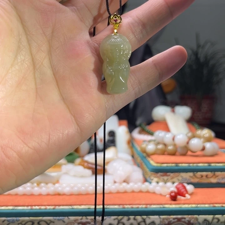 和田玉颈饰未镶嵌