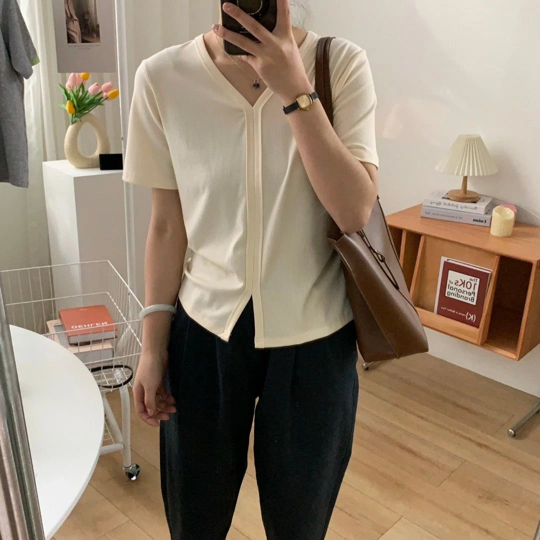 特大码300斤时尚设计感V领T恤女夏薄ins潮款宽松显瘦纯色短袖上衣