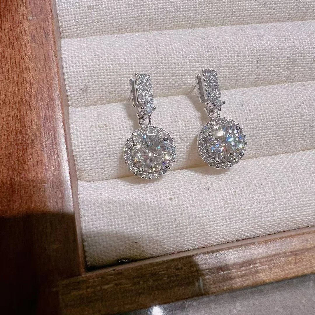 925银耳饰 旺莱 876 高货莫桑一克拉满钻圆形小流苏耳钉S91931303