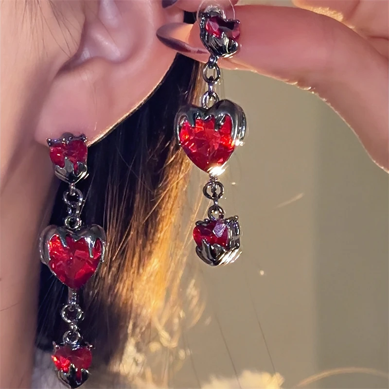 合金亚克力耳饰 E0334-1哥特暗黑风爱心吊坠耳钉女个性时尚潮流