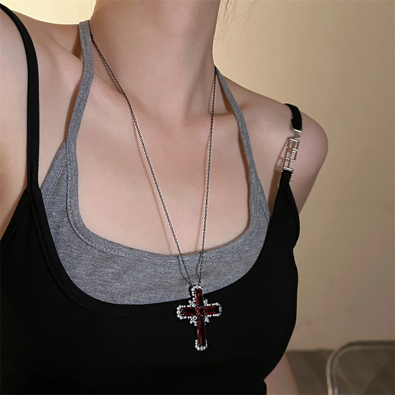 合金项链 X4781-1简约欧美哥特风红色镶嵌十字架吊坠项链毛衣链