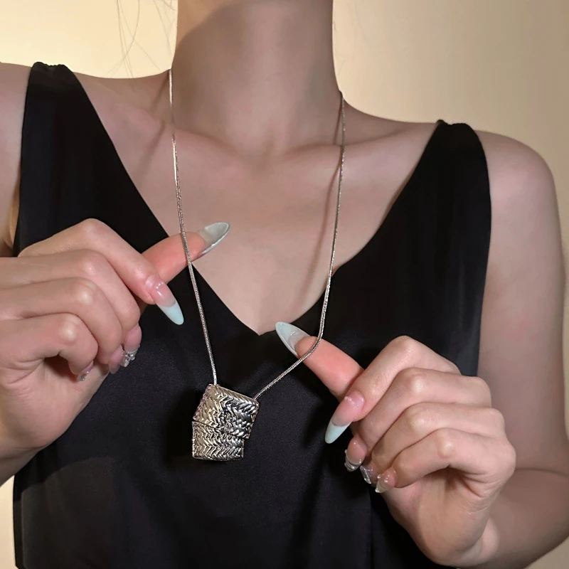 合金项链 X4702-1日韩风长款迷你包包蛇骨链女小众秋冬毛衣链配饰