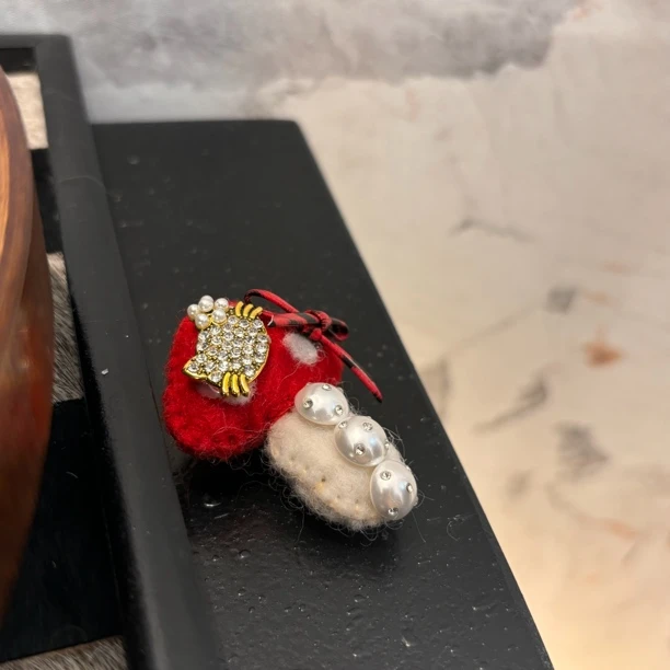 铜合金合成锆石胸针 蘑菇猫猫zz胸针XZ096