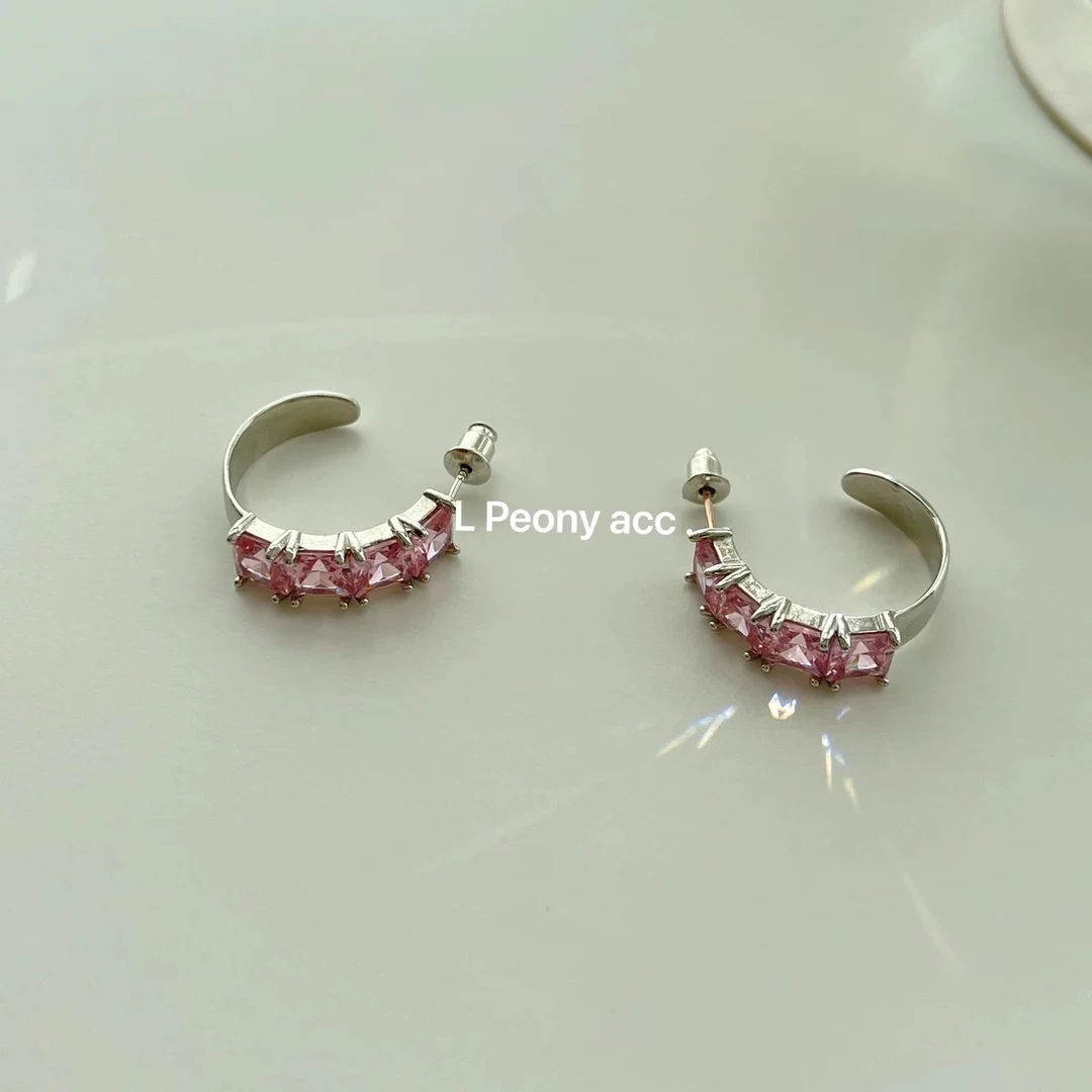 铜合金锆石耳饰 030 C形浅粉色锆石超质感气质轻奢百搭耳饰