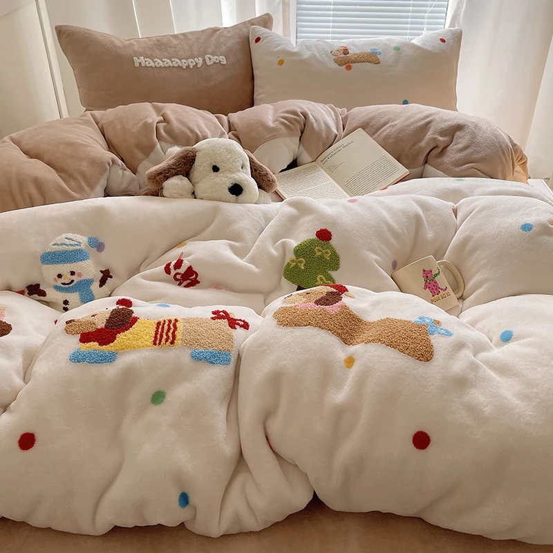 冬季加厚牛奶绒床上四件套卡通毛巾绣腊肠狗被套珊绒瑚床单三件套