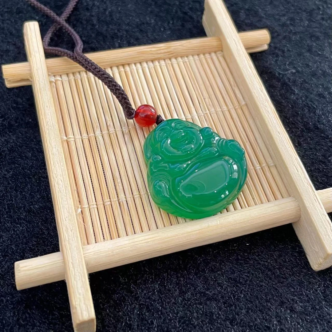 【珠宝基地推荐】时尚爆款精致祖母绿小佛公吊坠时尚（多样性发货）