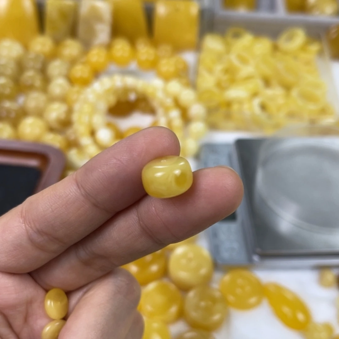 【闪购商品】蜜蜡裸石未镶嵌梁*开