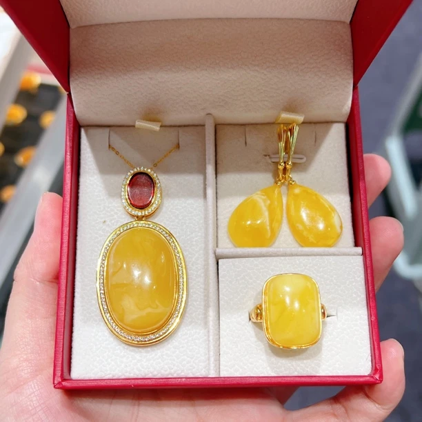 天然原矿琥珀蜜蜡S925银镀金镶嵌耳环套装