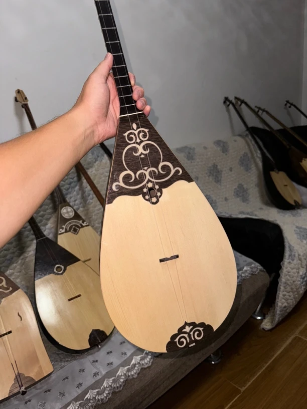 哈萨克斯坦进口专业冬不拉