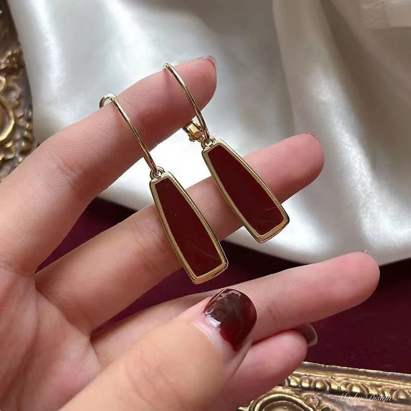 合金耳饰 适合圆脸戴的耳环红色蚊香盘耳夹款无耳洞女显白几何