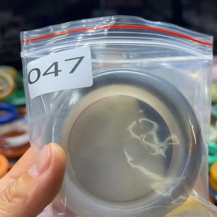 石英质玉手镯未镶嵌安****草47