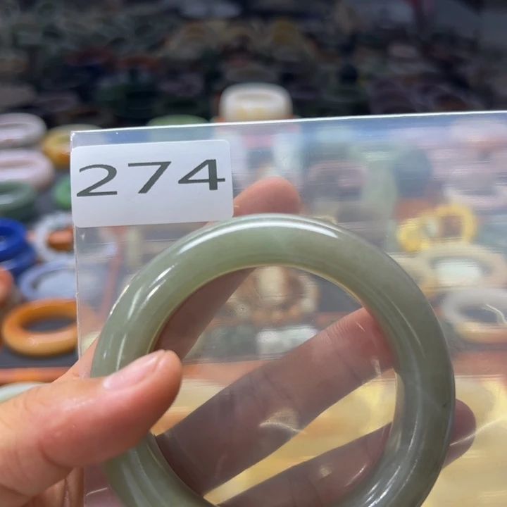 【闪购商品】石英质玉手镯未镶嵌安****草274