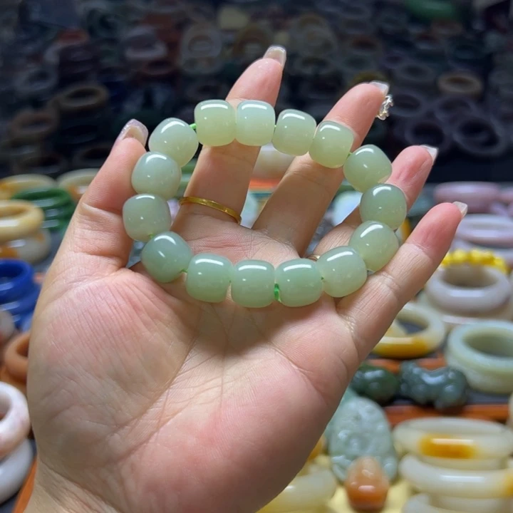 【闪购商品】石英质玉手镯未镶嵌安****草975