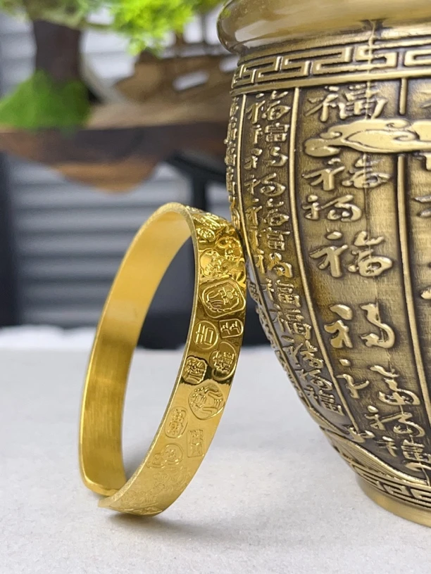 足银手镯 卡10开口宽版吉言 经典艺术金色镯子时尚精美