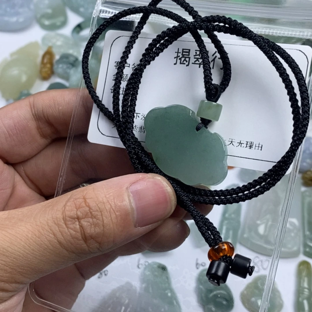 【闪购商品】翡翠颈饰未镶嵌紫*