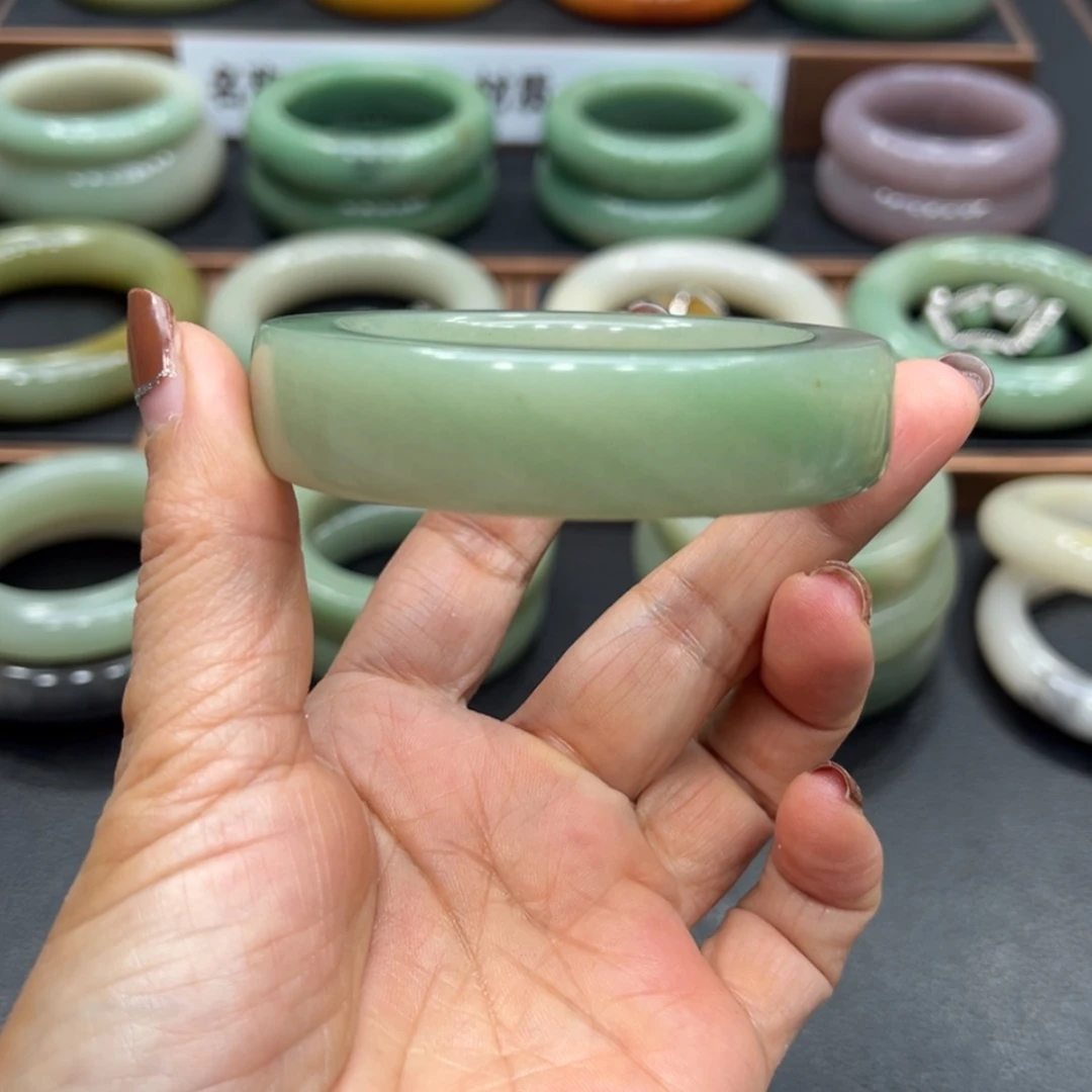 【闪购商品】石英质玉手镯未镶嵌ペ****+