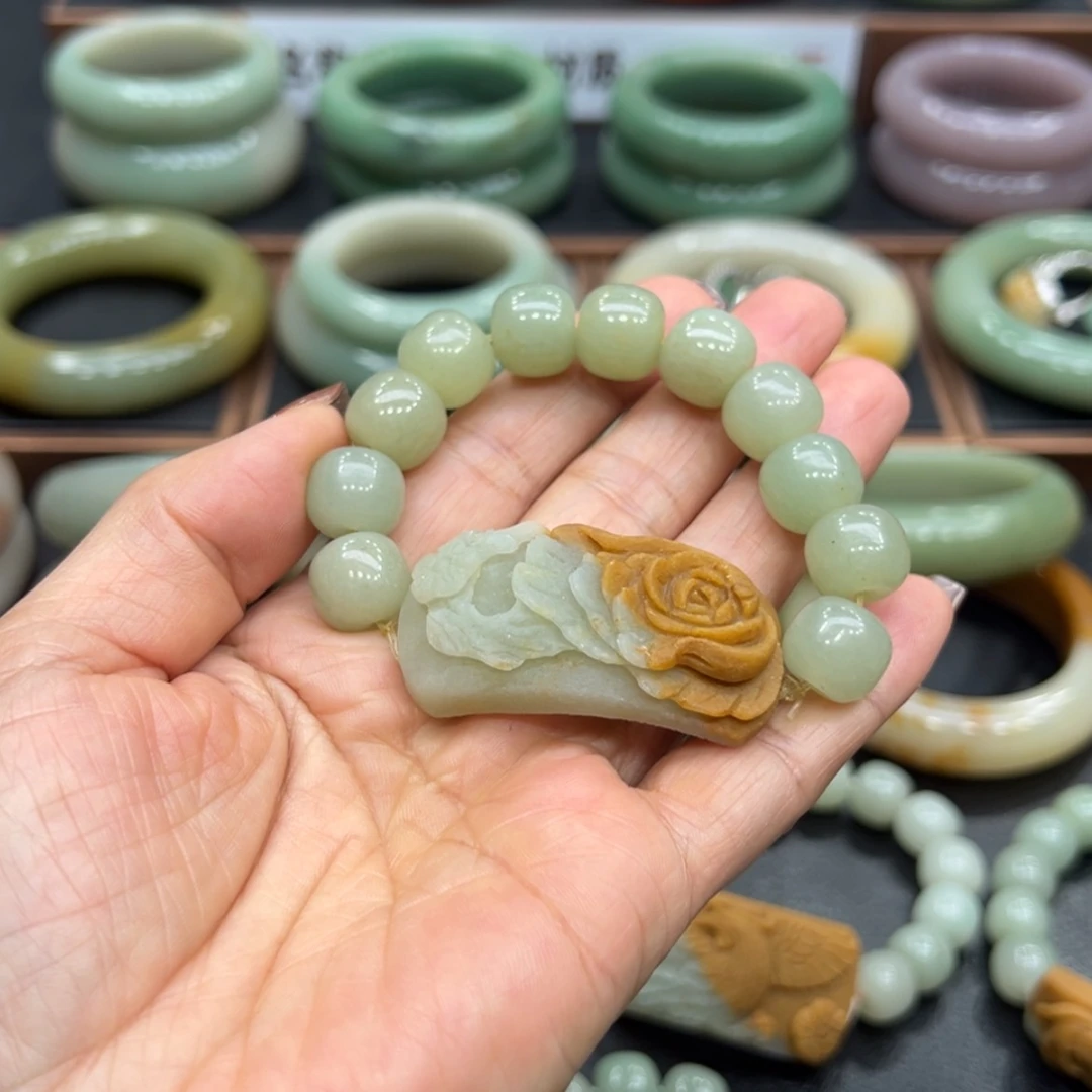 【闪购商品】石英质玉手串未镶嵌小*立