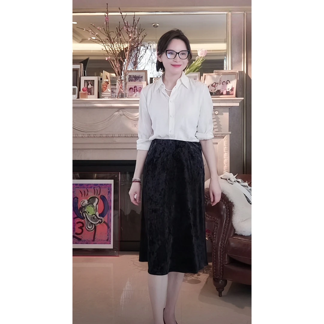 我是摩羯 百老汇 韩国进口高密弹力钻石绒通勤百搭丝绒半裙