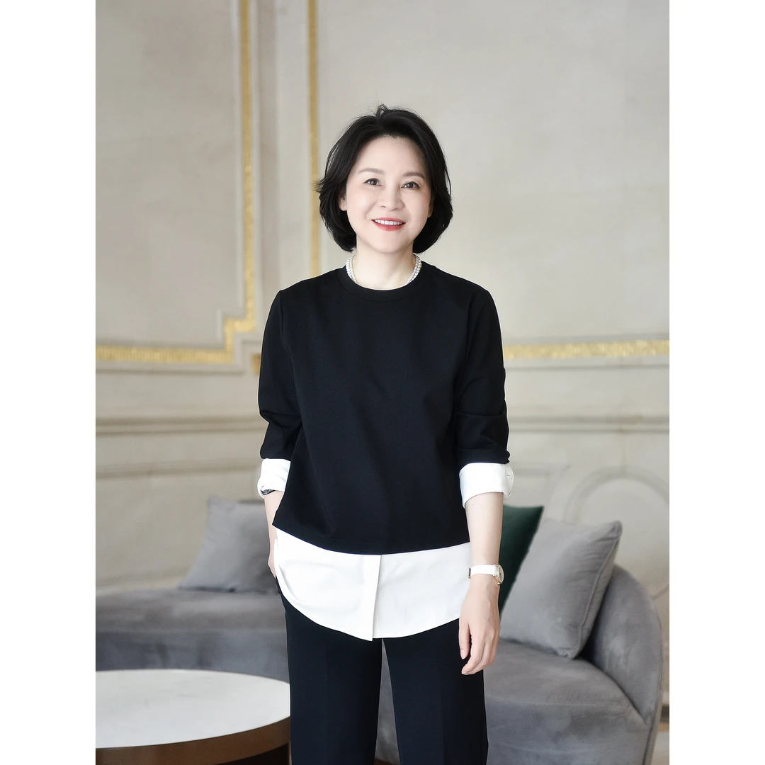 我是摩羯 再见六本木 经典黑白拼接嵿及罗马布衬衫T恤假两件上衣