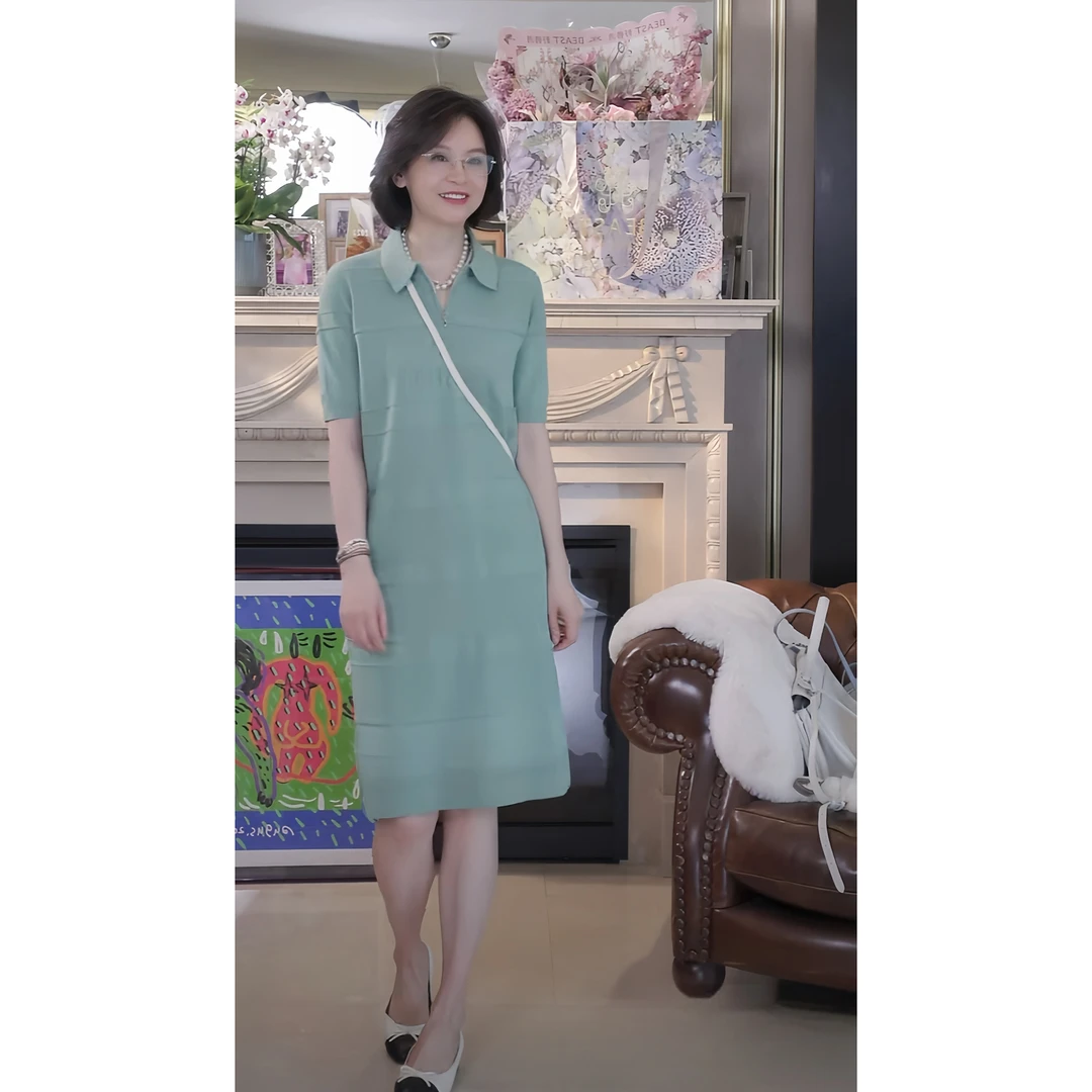 我是摩羯 南安普顿的夏天 新疆棉16G提花字母翻领拉链针织连衣裙