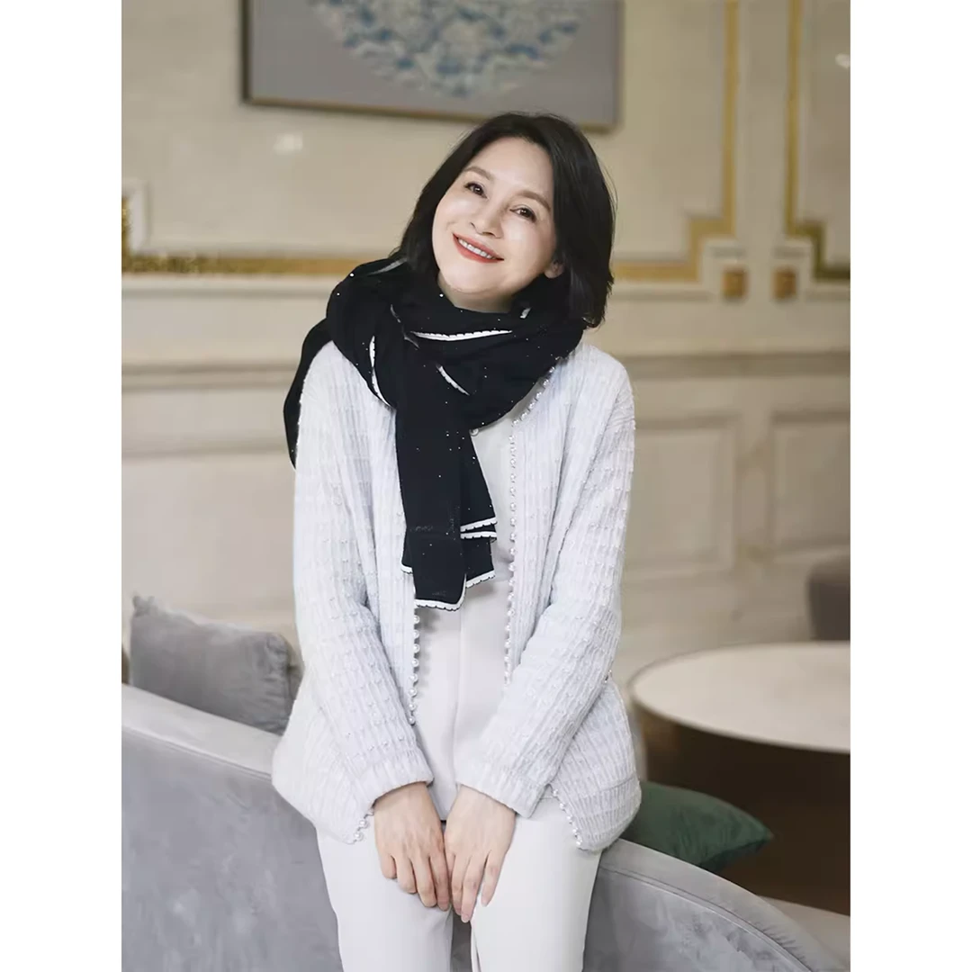 我是摩羯100山羊绒珠片纱小香撞色大显瘦围巾工作修身法式披肩