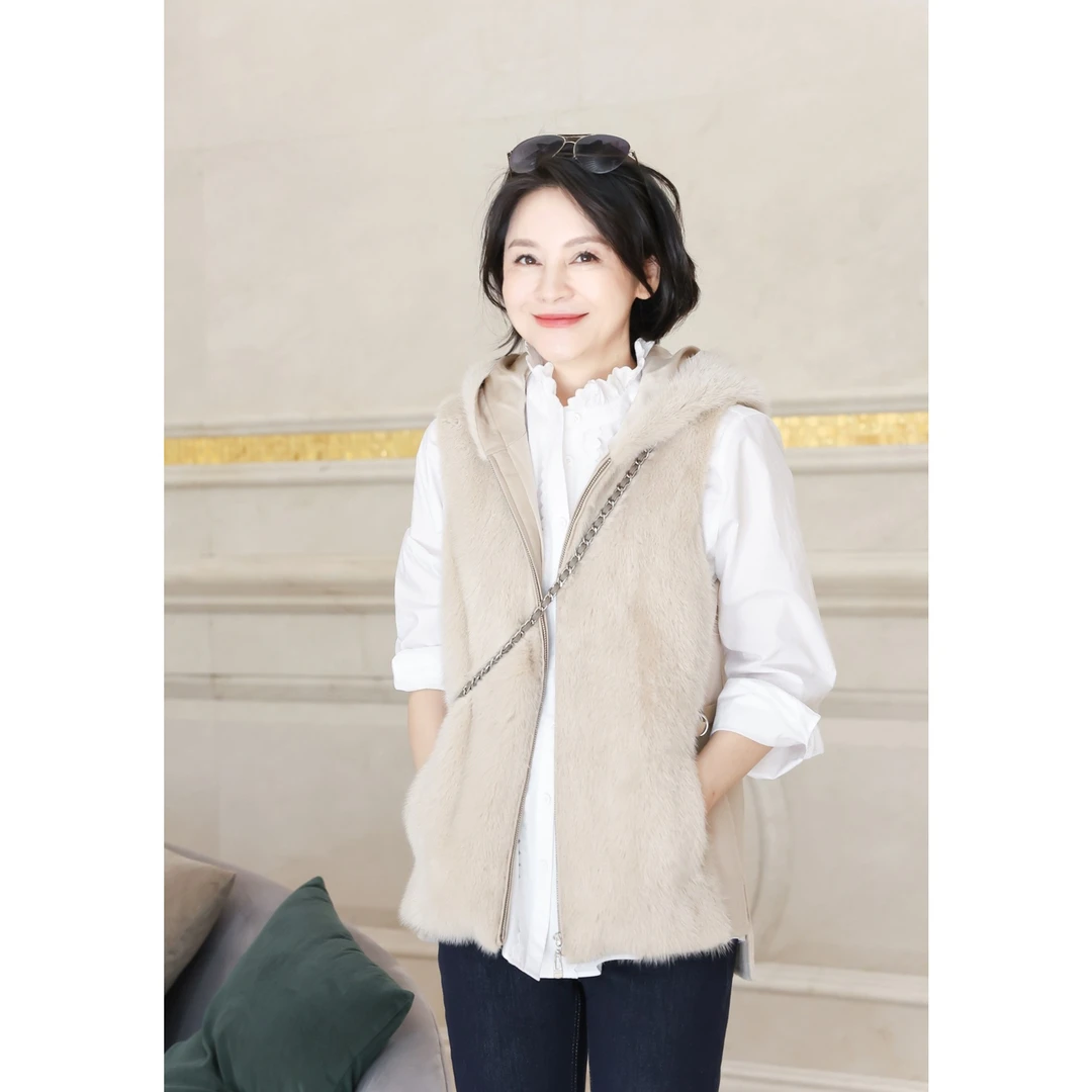 我是摩羯  天鹅绒 丹麦进口水貂绵羊毛羊皮革连帽皮草马甲外套