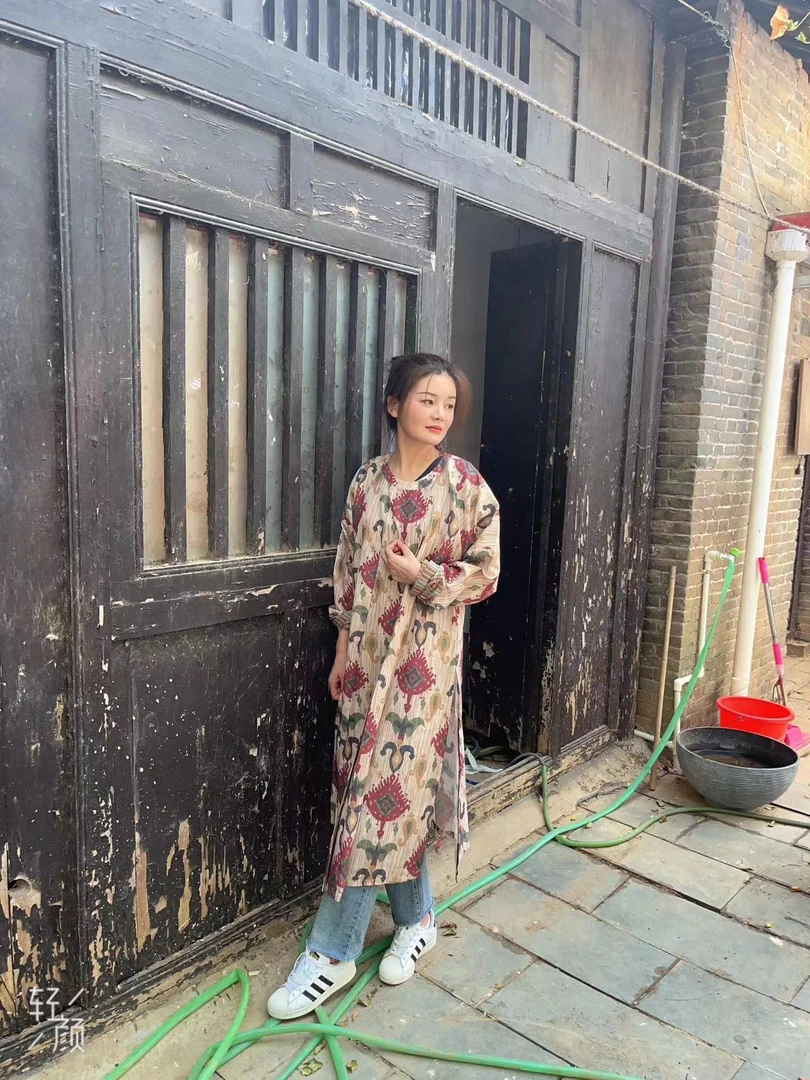 唐制圆领衫袍印花
