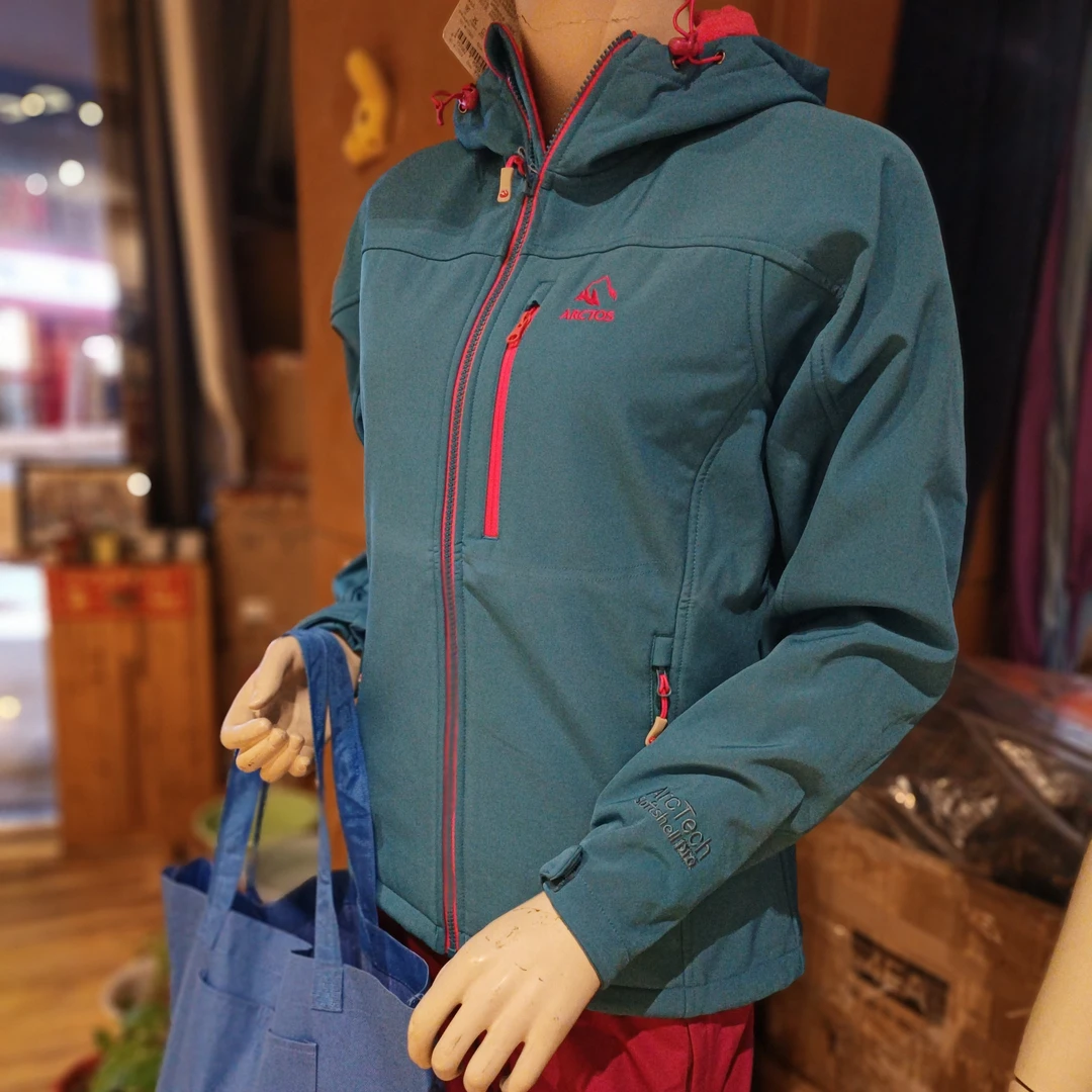 极星女装沙轴软壳夹克连帽春秋冬休闲透气