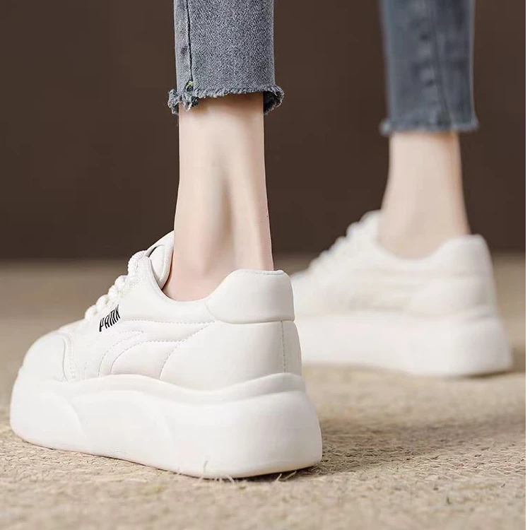 厚底轻便面包鞋女鞋百搭小白鞋休闲运动板鞋6658-7561