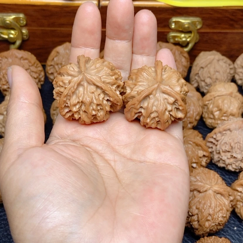 【闪购商品】文玩核桃吊坠三棱37