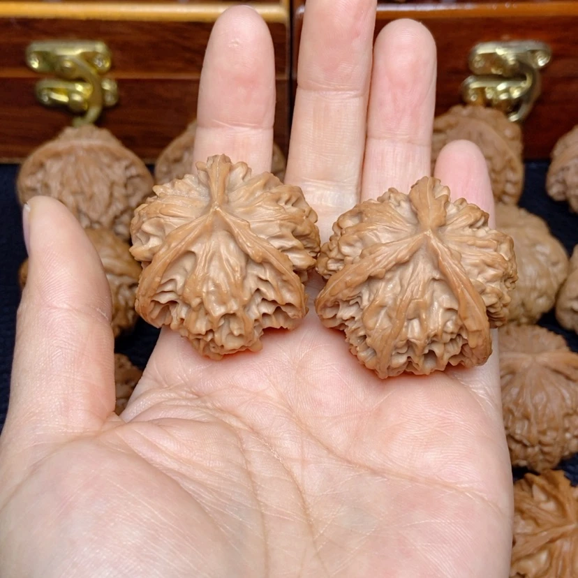 【闪购商品】文玩核桃吊坠Y***.三棱38