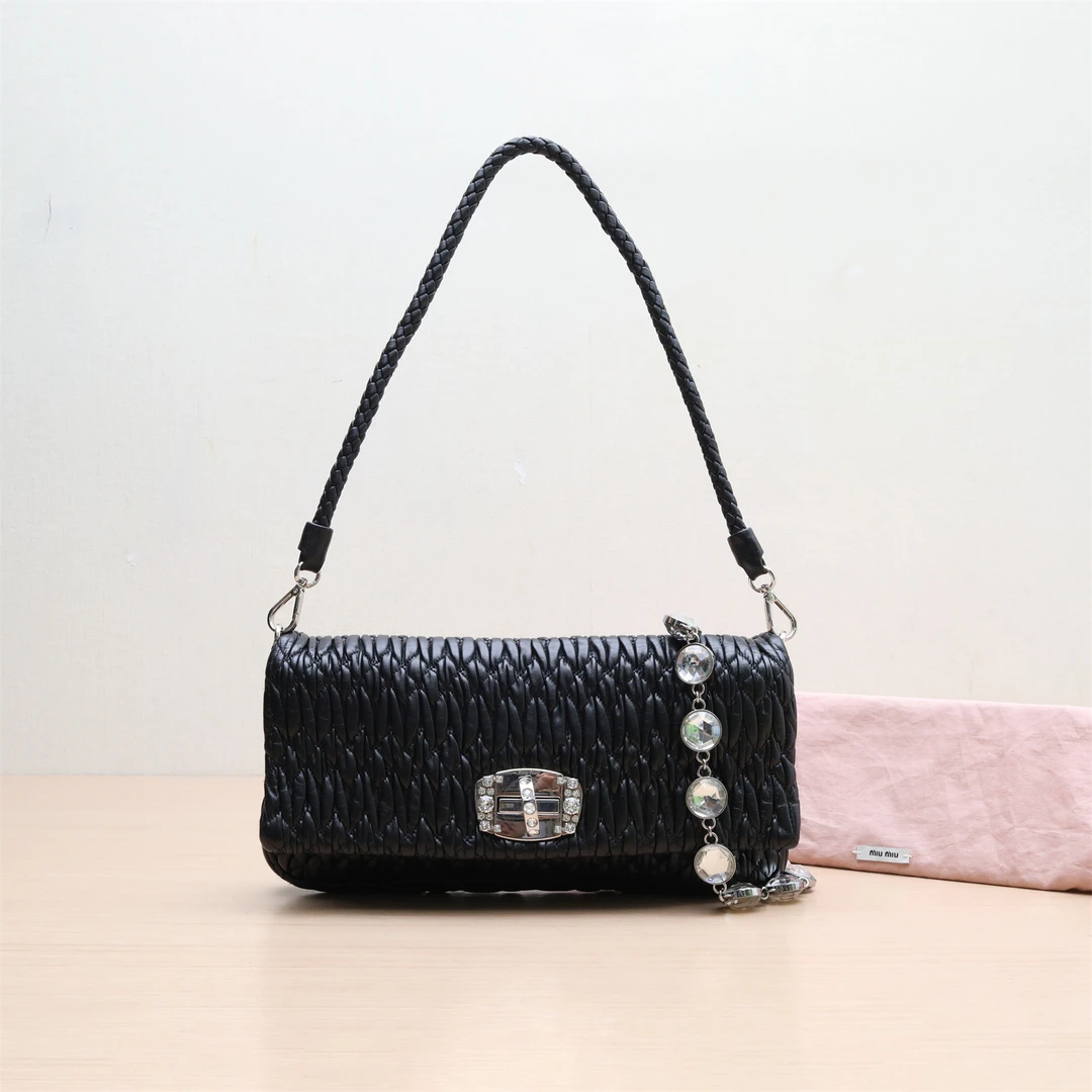 95新 MIU MIU/缪缪 斜挎包 褶皱 28 仿水晶斜挎包黑色P224934869