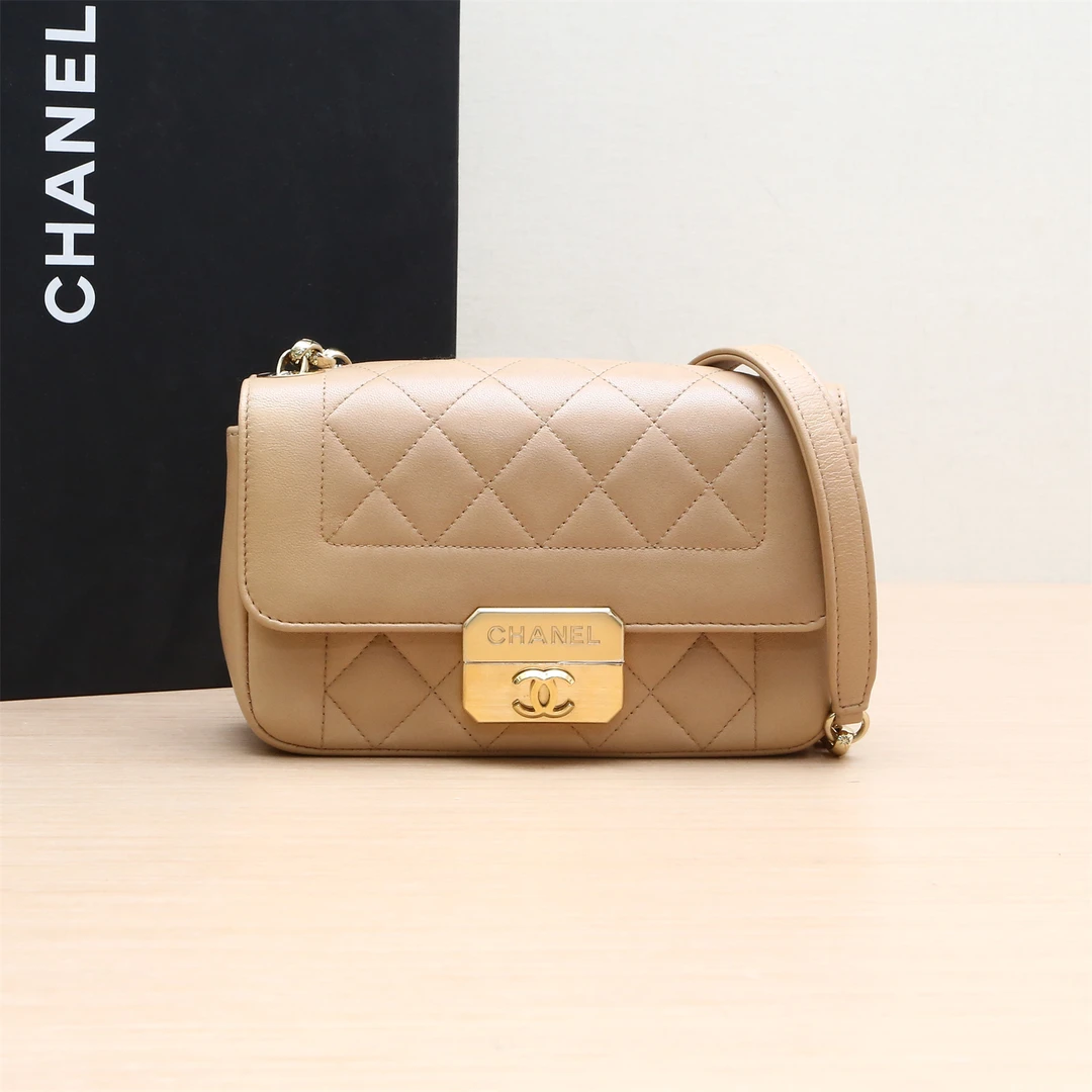 95新 Chanel/香奈儿 斜挎包 方扣 口盖包 小号 C 18开 P234142755