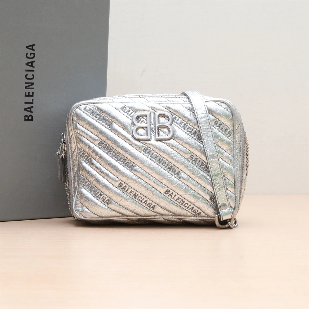 95新 Balenciaga/巴黎世家 相机包 银色 单肩包 P234347294