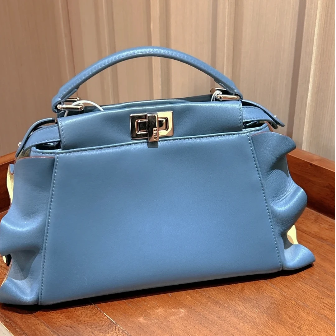 99新 FENDI/芬迪 斜挎包 蓝色皮质荷叶边手提 P234348016