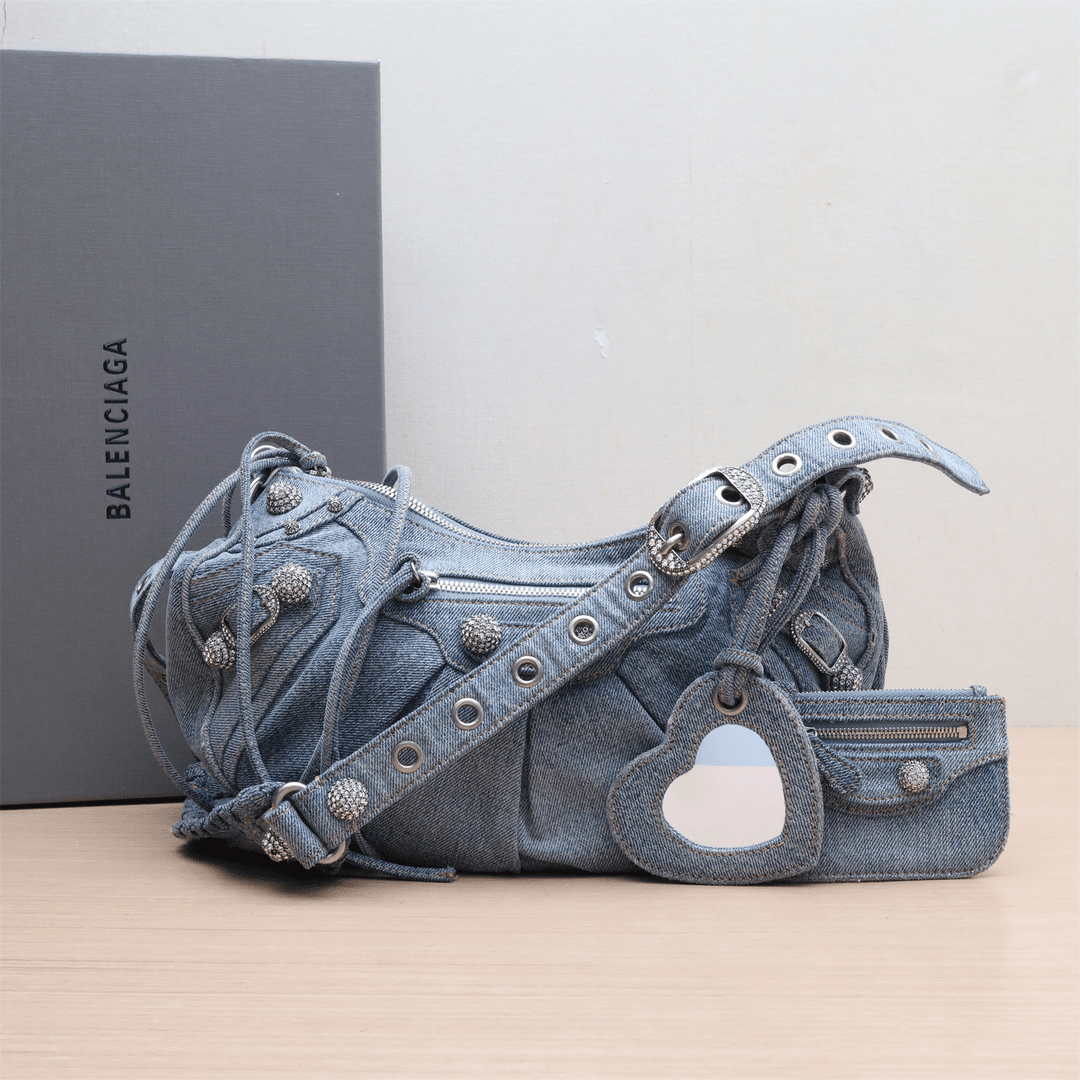 95新 Balenciaga/巴黎世家 机车月牙包 xs 斜挎包 P224932512