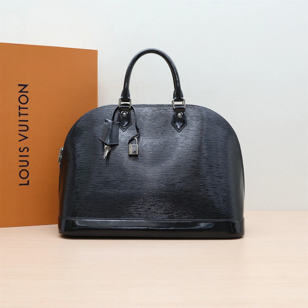 95新 LouisVuitton/路易威登 单肩包大号水波纹牛皮 P244486890