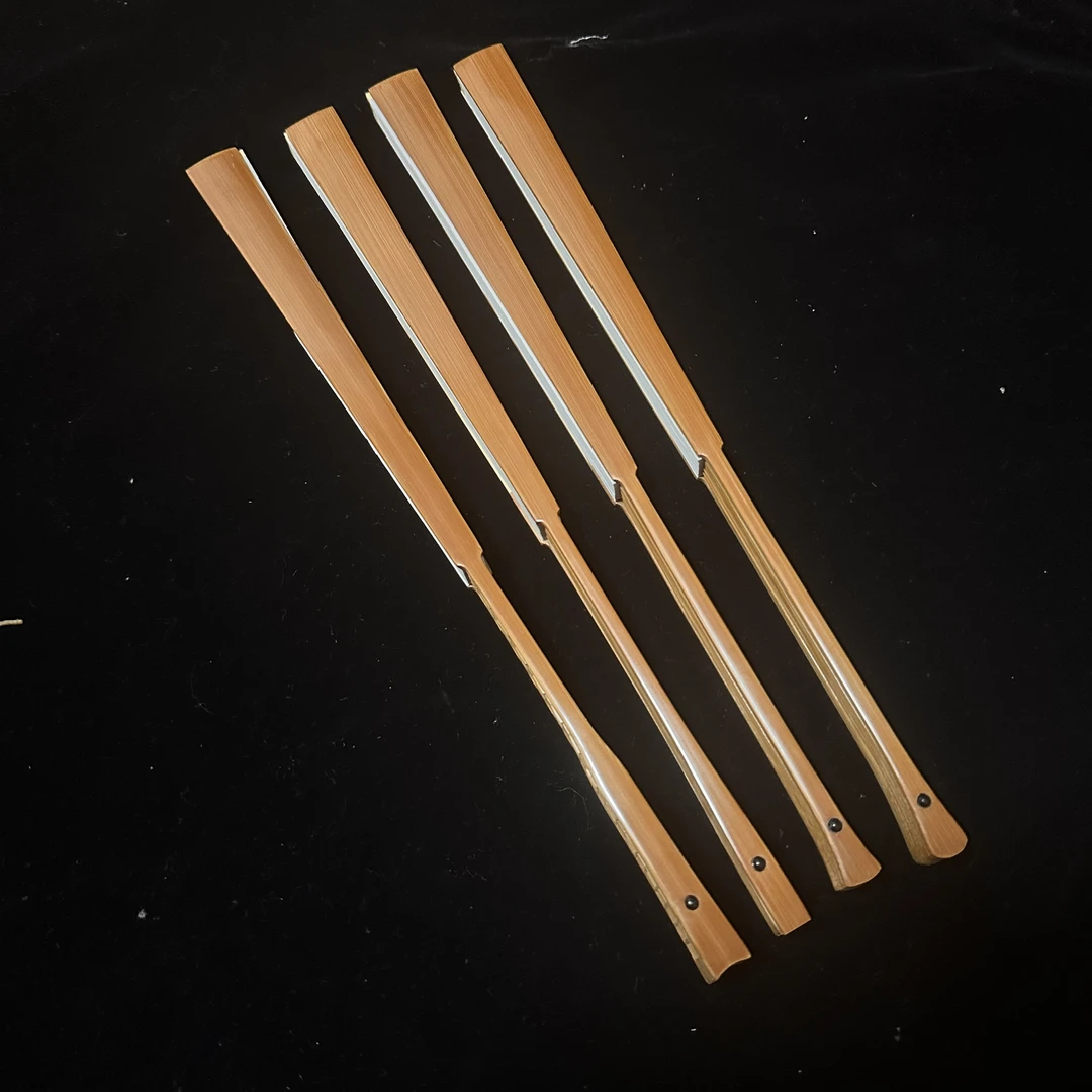 郑士易精作。大小同料老川料。玉竹
