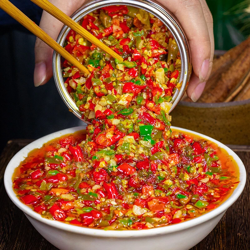 江西辣椒酱青红剁椒湖南特产蒜蓉超辣酱拌饭拌面酱即食下饭菜200g